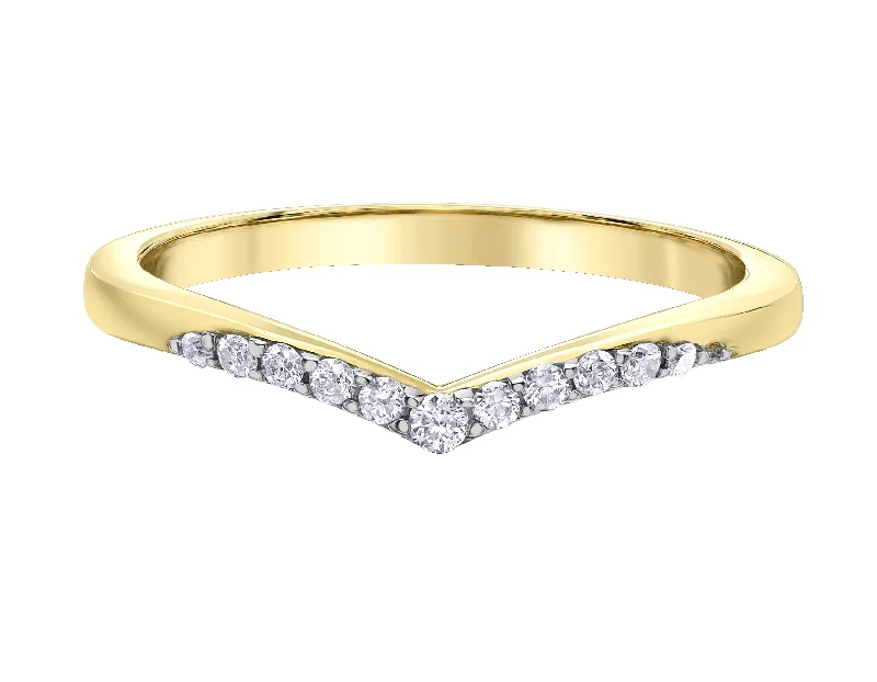 Women's Solitaire Diamond Rings with Round - Cut Diamonds and Platinum Settings for an Elegant EngagementDiamond and Yellow Gold V-Band