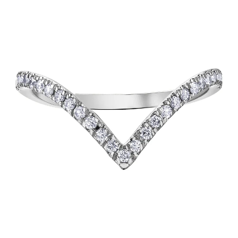 Women's Diamond Rings with Side - Stone Pave Setting for a Sparkling and Continuous ShineDeep V-Shaped Diamond Band