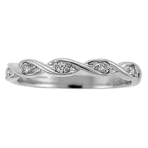 Art Deco - Inspired Women's Diamond Rings with Geometric Designs and Baguette - Cut DiamondsTwisted Diamond Wedding Band