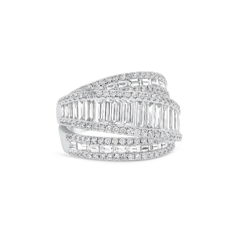 LED - Lit Fashion Rings in Plastic with Color - Changing Effects for a Futuristic LookBaguette Diamond Crossover Ring