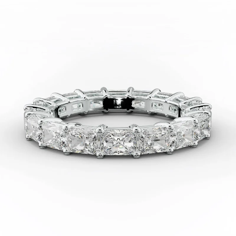 Halo - Style Women's Diamond Rings with a Center Diamond Surrounded by Smaller Diamonds in 18K Gold4.0 Carat East West Radiant Cut Diamond Eternity Band