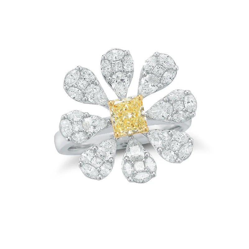 Statement - Making Fashion Rings in Gold - Plated Brass with Oversized Cubic Zirconia StonesBlossoming Diamond Flower Ring