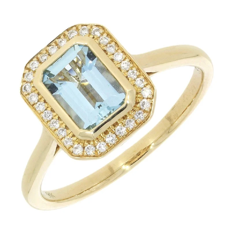 Signature - Design Women's Diamond Rings with a Brand - Specific Pattern and High - Quality Diamonds9ct Yellow Gold 0.80cts Aquamarine And Diamond Cluster Ring Signature - Design Women's Diamond Rings with a Brand - Specific Pattern and High - Quality Diamonds9ct Yellow Gold 0.80cts Aquamarine And Diamond Cluster Ring