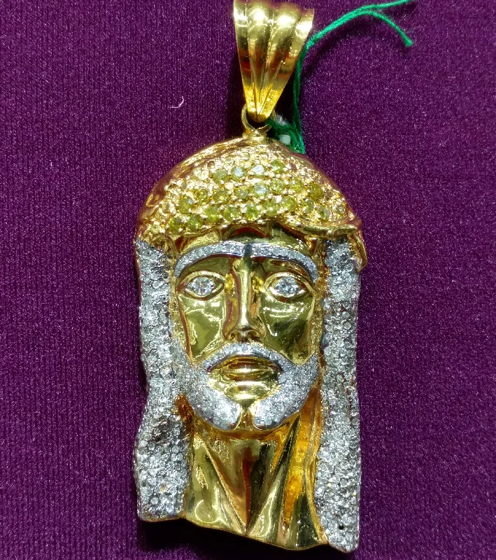 Pearl - Embellished Floral Pendant for a Feminine and Romantic LookDiamond Jesus Head White Beard and Hair 14K Pearl - Embellished Floral Pendant for a Feminine and Romantic LookDiamond Jesus Head White Beard and Hair 14K
