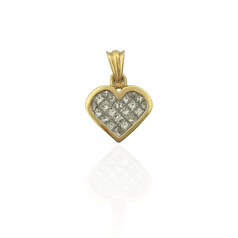 Pearl - Embellished Floral Pendant for a Feminine and Romantic LookPrincess Cut Diamond Heart Pendant (14K) Pearl - Embellished Floral Pendant for a Feminine and Romantic LookPrincess Cut Diamond Heart Pendant (14K)